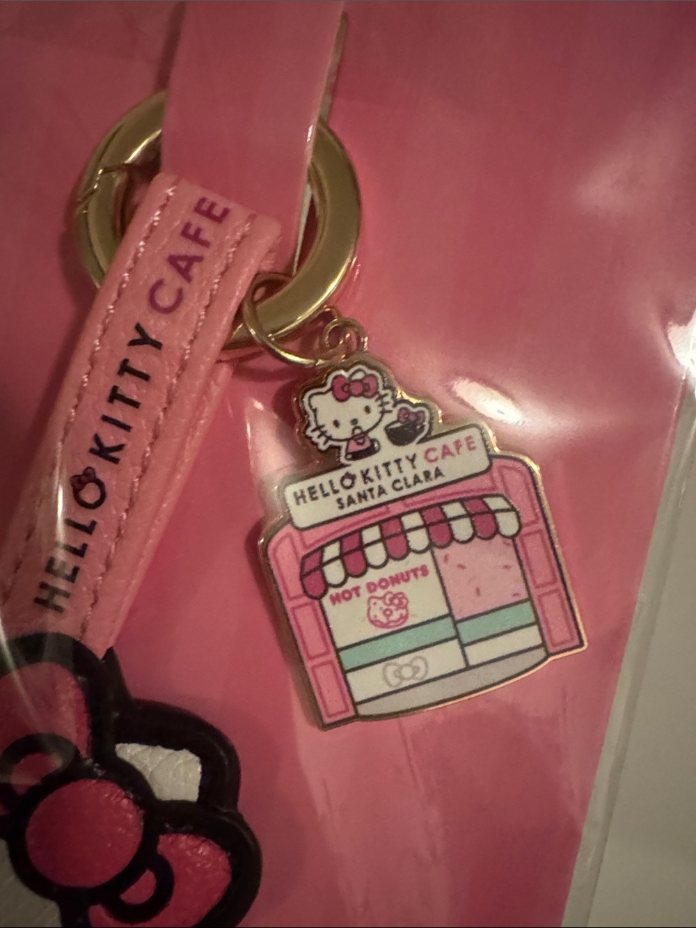 Hello Kitty Pink Cafe Keychain - Picture 3 of 4